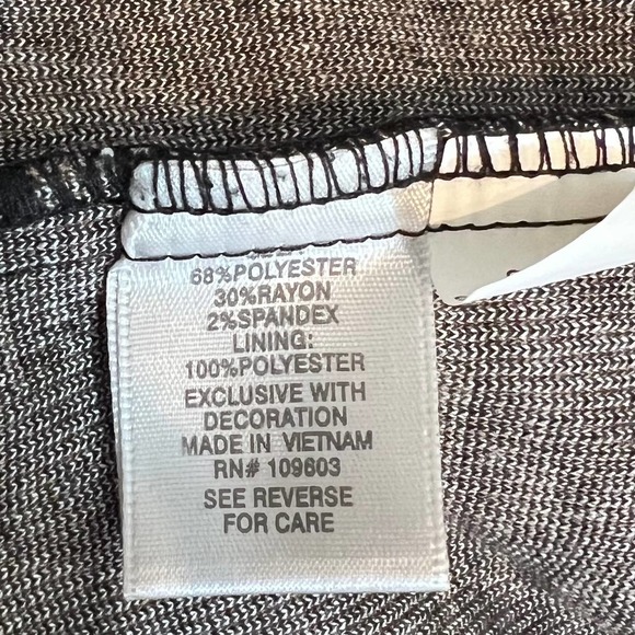 Dress Barn Geometric Pattern Fitted Stretch Knit Dress. Sz. 6. Item #345 - Picture 7 of 8